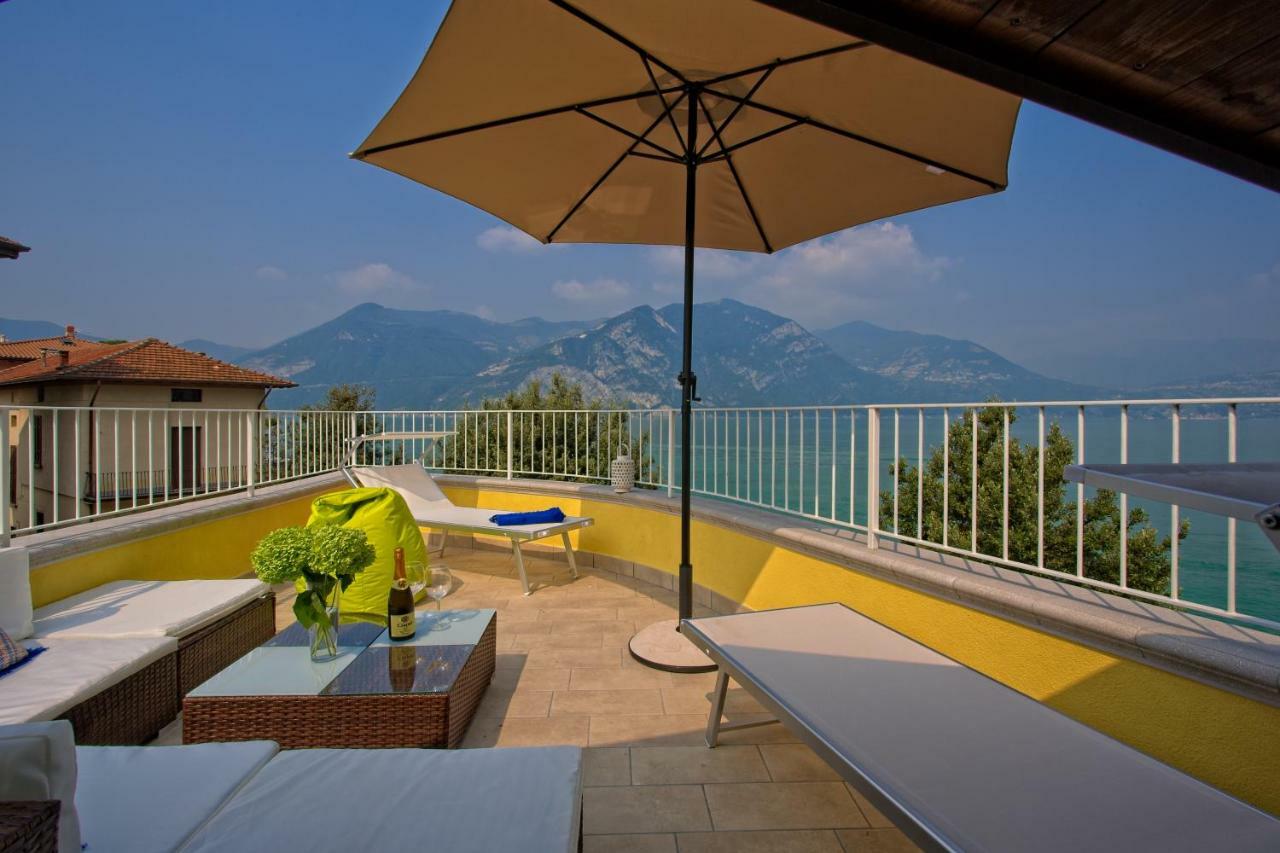 Casa Vacanze Marconi 22 Marone Bagian luar foto