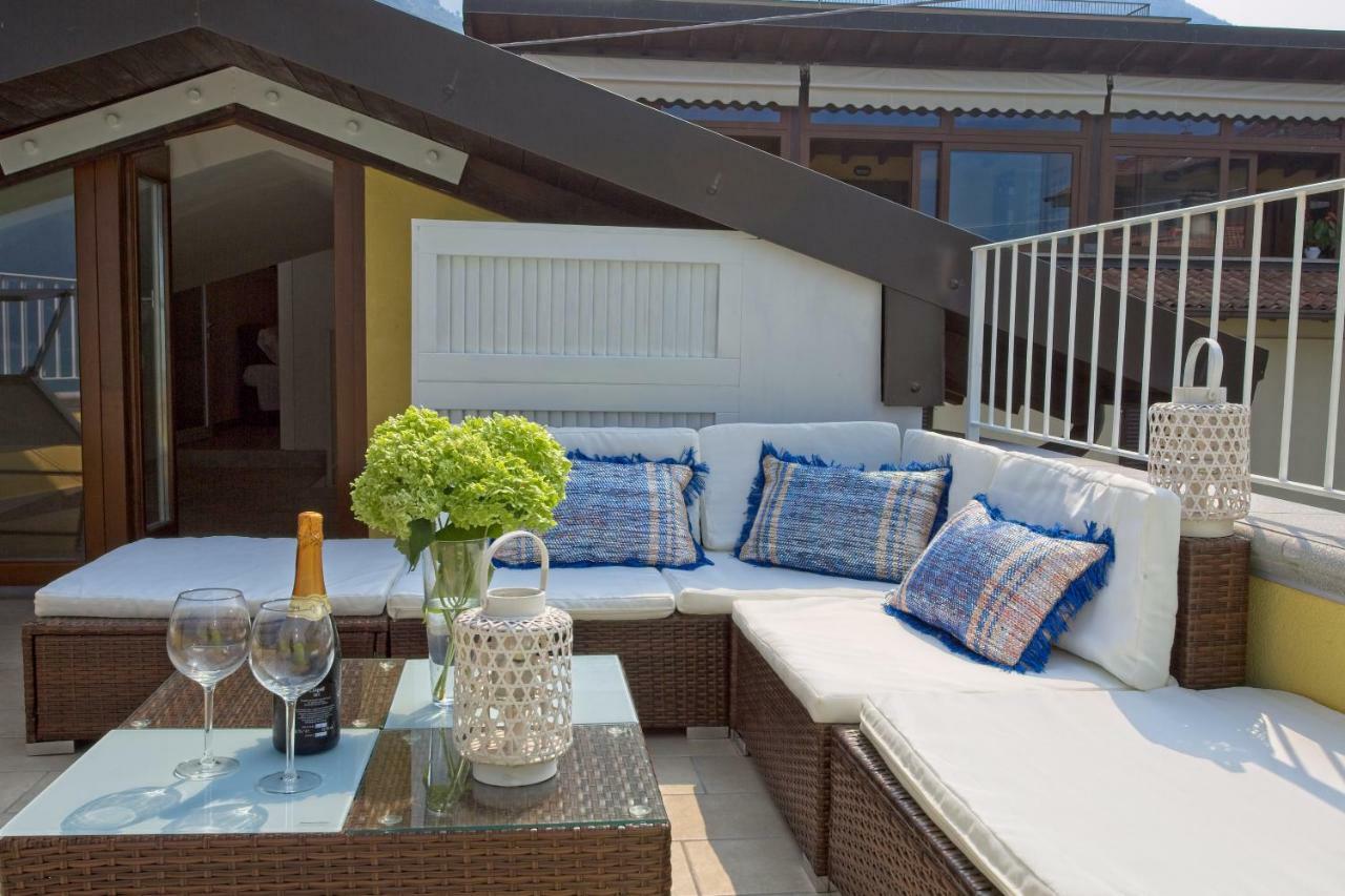 Casa Vacanze Marconi 22 Marone Bagian luar foto