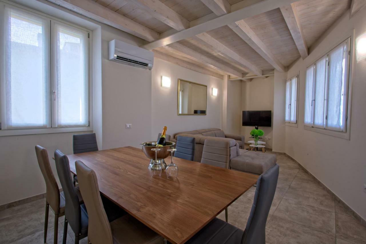 Casa Vacanze Marconi 22 Marone Bagian luar foto