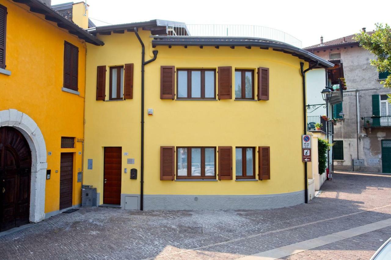 Casa Vacanze Marconi 22 Marone Bagian luar foto