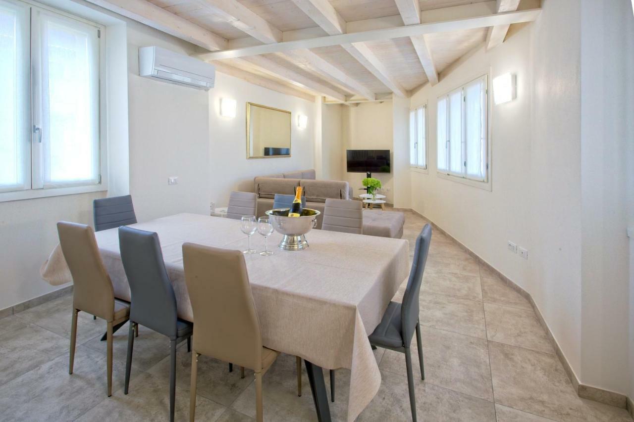 Casa Vacanze Marconi 22 Marone Bagian luar foto