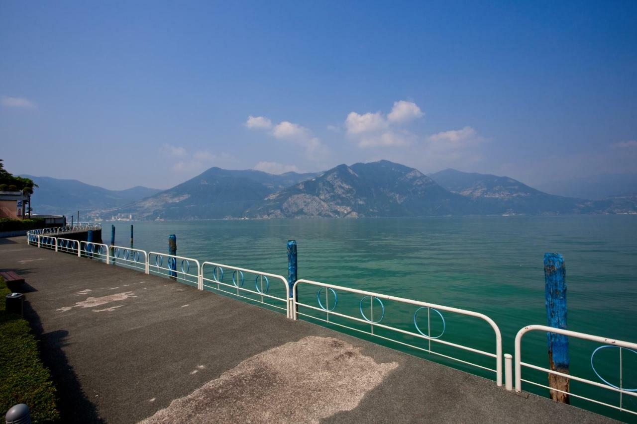 Casa Vacanze Marconi 22 Marone Bagian luar foto