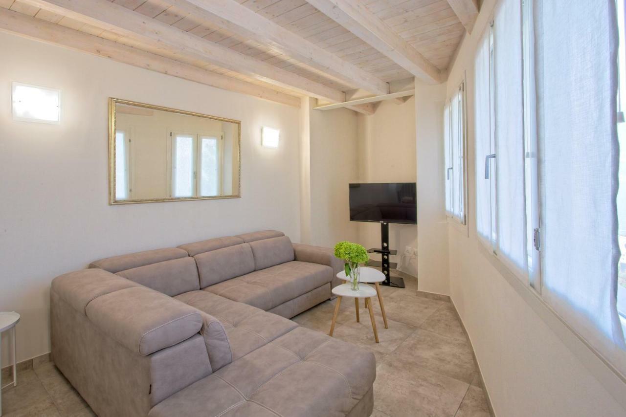 Casa Vacanze Marconi 22 Marone Bagian luar foto